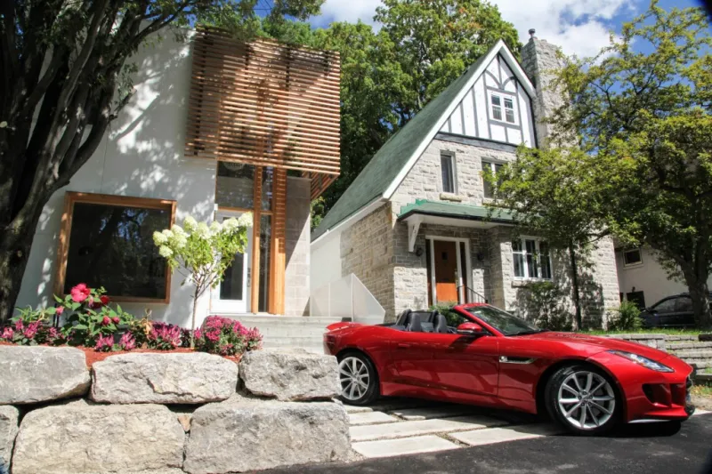 При покупке дома в Оттаве бонусом станет бесплатная аренда нового Jaguar F-Type