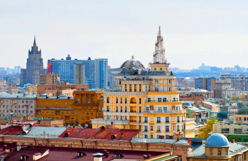 Как продать «Дом для Карлсона» или самые необычные квартиры в центре Москвы