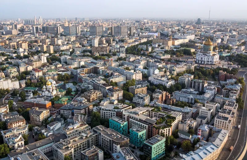Власти Москвы выставили на продажу гаражи на Остоженке