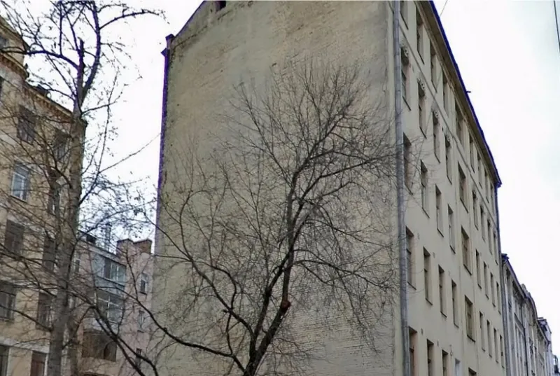 Столичные власти продают квартиры, помещения и участок около Цветного бульвара