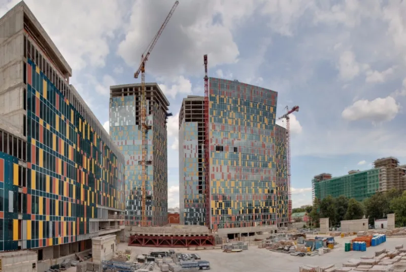 Проблемный комплекс Sky House достроят до конца года