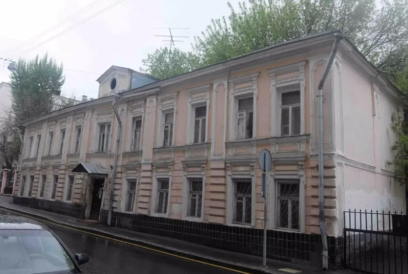 Власти выставили на аукцион доходный дом около Остоженки