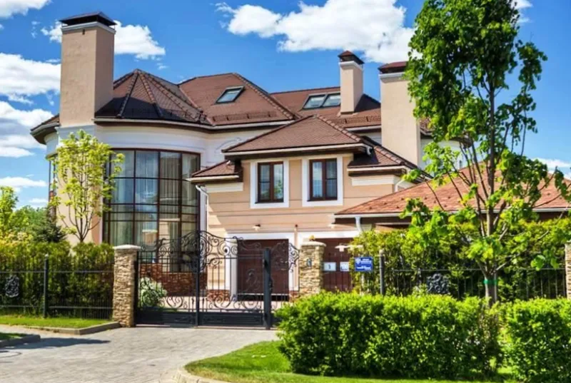 Бизнес на «загородке» перестал привлекать жен олигархов