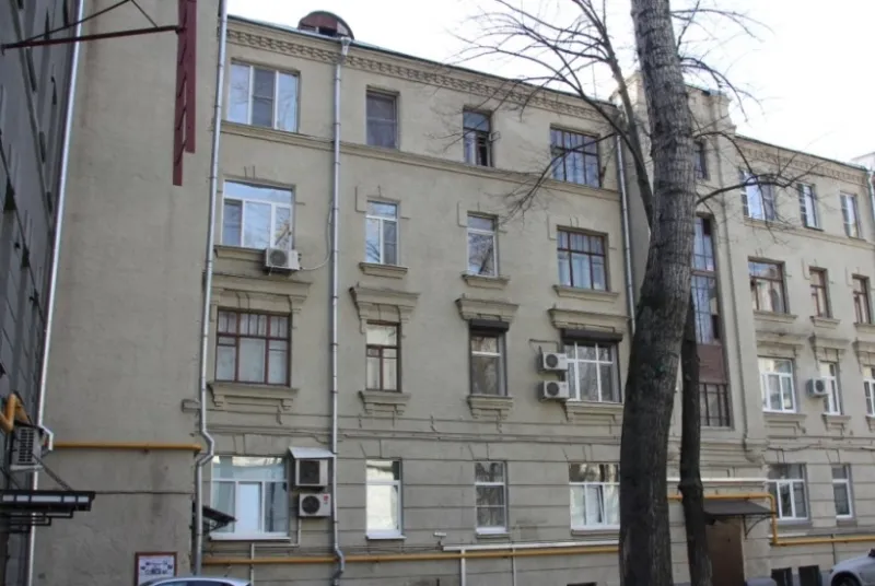 Власти продают помещения в доме на Чистых прудах