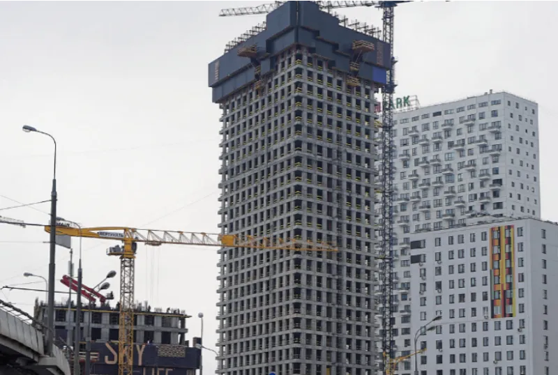 Комплекс небоскребов Wellton Towers преодолел стометровую отметку