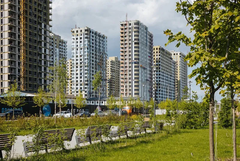 За месяц количество сделок на рынке новостроек комфорт- и бизнес-класса Москвы упало на 55%