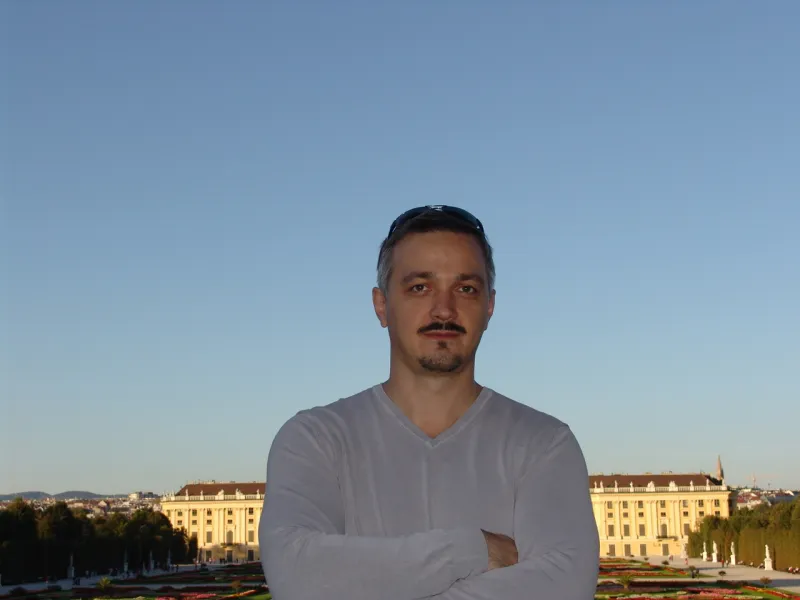 Храните деньги в швейцарском банке или почему в Москве не покупают элитные квартиры