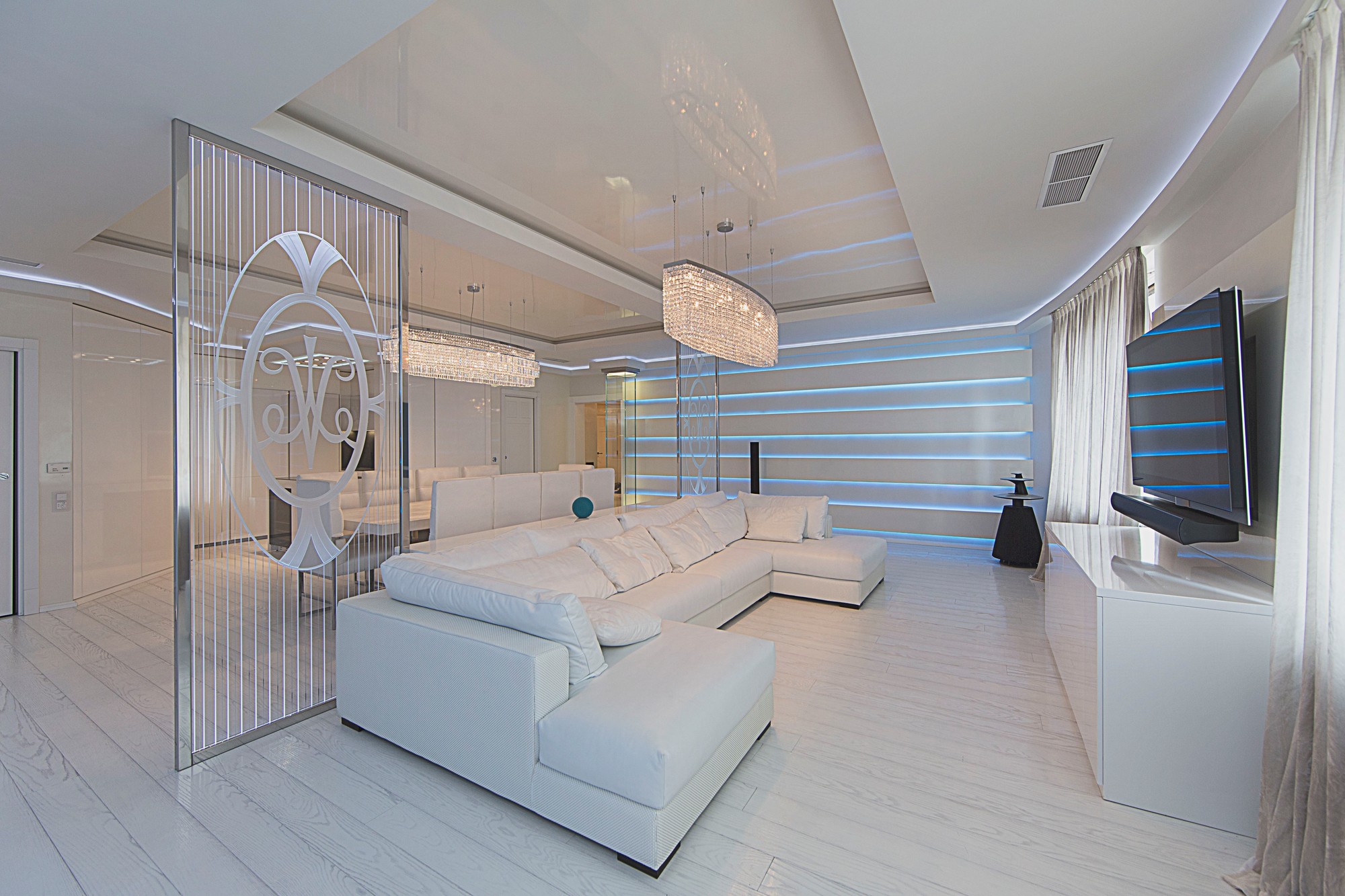 Все цвета белого: три элитные квартиры в монохромном дизайне (фото)