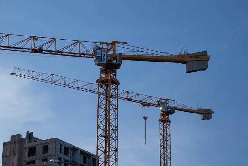 Продажи новостроек в Москве снизились в январе на 52%