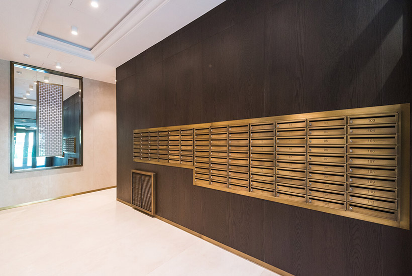 Vavilove (Вавилова, 69)